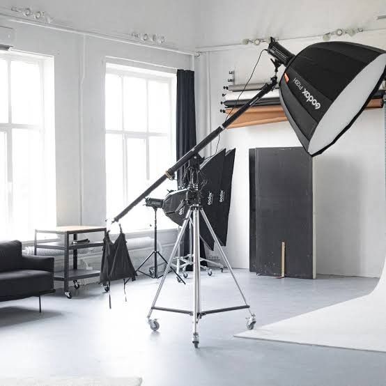 O studiu ScreenHub